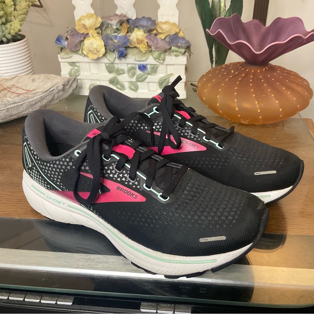 BROOKS WOMENS GHOST 14 RUNNING SHOES SZ 9